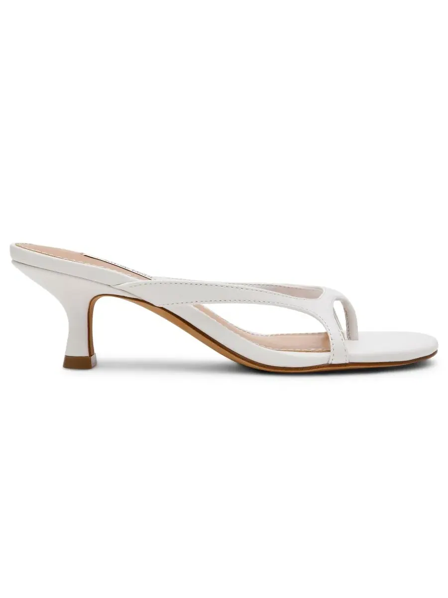 Женские босоножки Brienna на невысоком каблуке с ремешками Steve Madden — изображение 2 из 6, белый