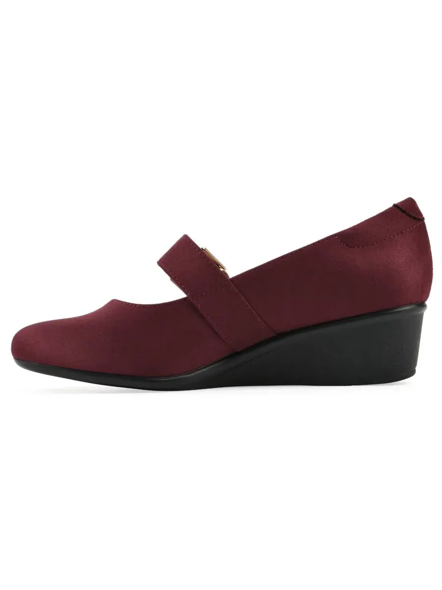 Туфли-лодочки на танкетке Bolford Women's Dark Burgundy Fabric Cliffs by White Mountain — изображение 6 из 6, темный бордовый