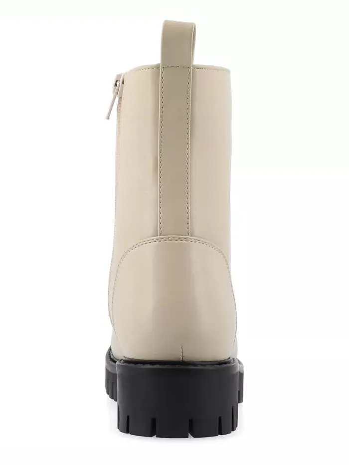 Женские боевые ботинки Aaley Lace Up Lug Combat Bootie Journee Collection — изображение 3 из 9, кость