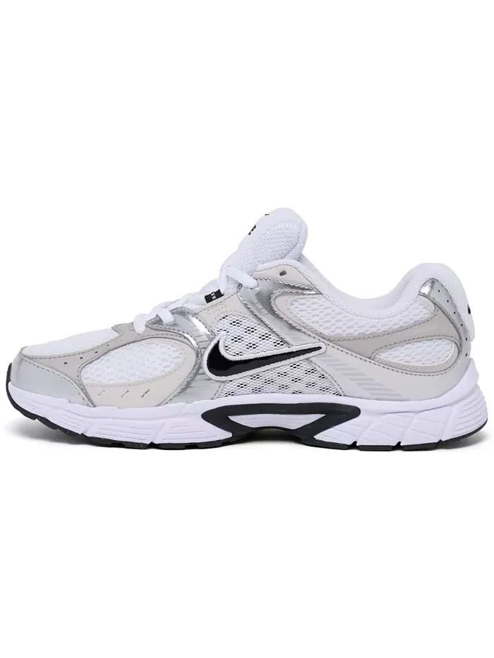 Кроссовки Little Kids V5 RNR Casual от Finish Line Nike — изображение 3 из 6, белый черный