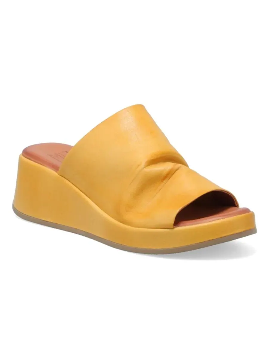 Женские сандалии Patsey Miz Mooz — изображение 1 из 6, охристый