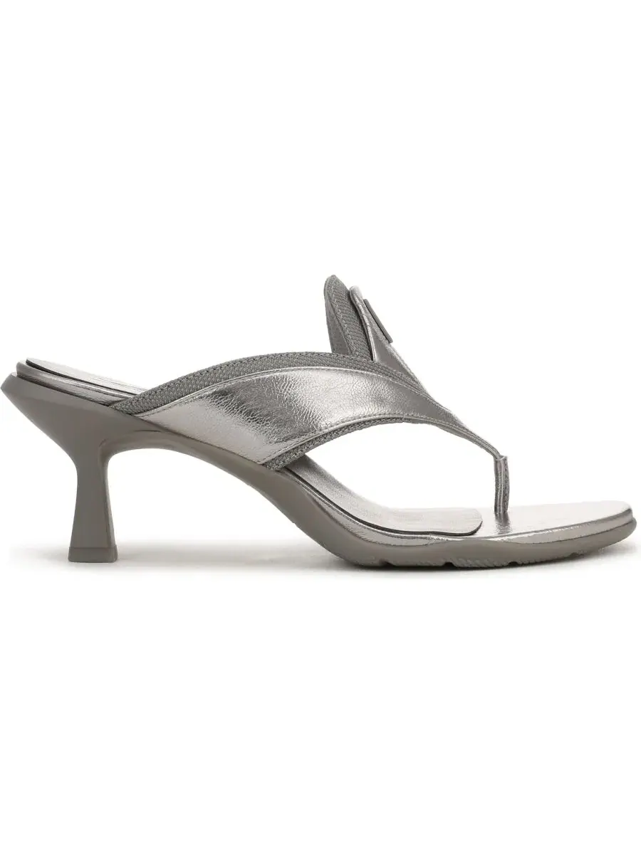 Босоножки-слайды на каблуке Ravyn x June Ambrose Naturalizer, Pewter Metallic Leather/Mesh — изображение 2 из 8