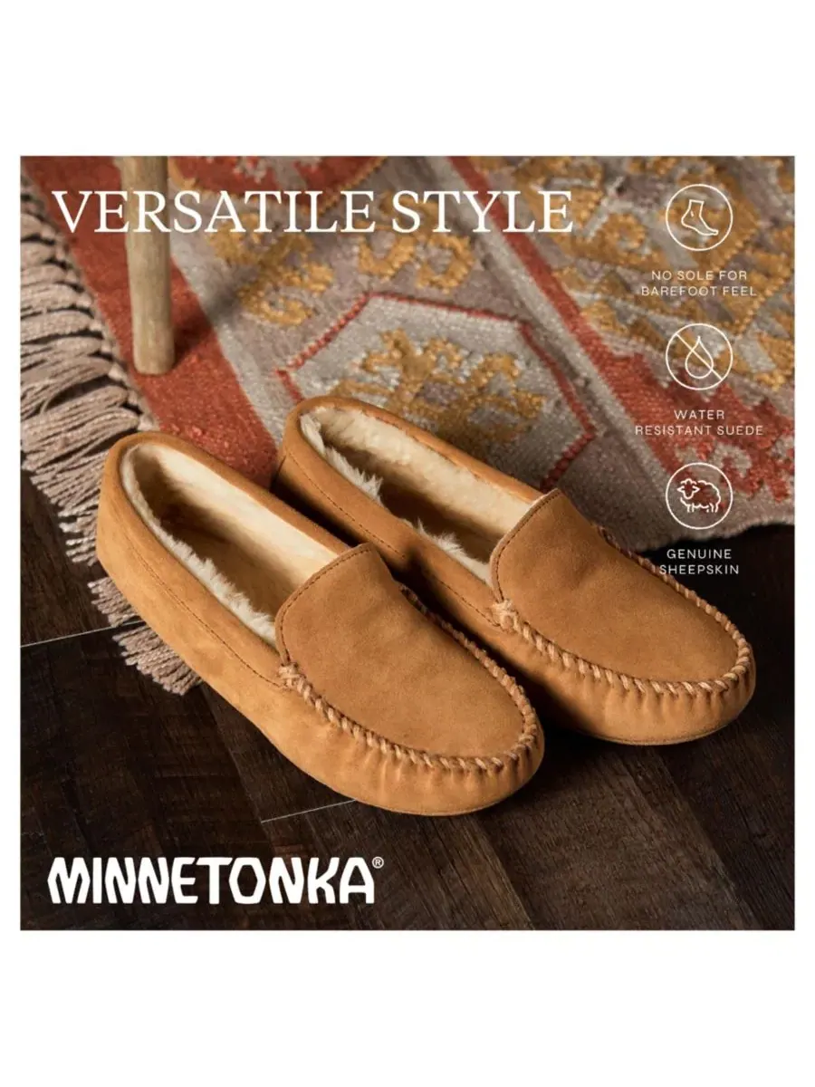 Тапочки мужские из замши на мягкой подошве, модель Minnetonka — изображение 4 из 8, бежевый