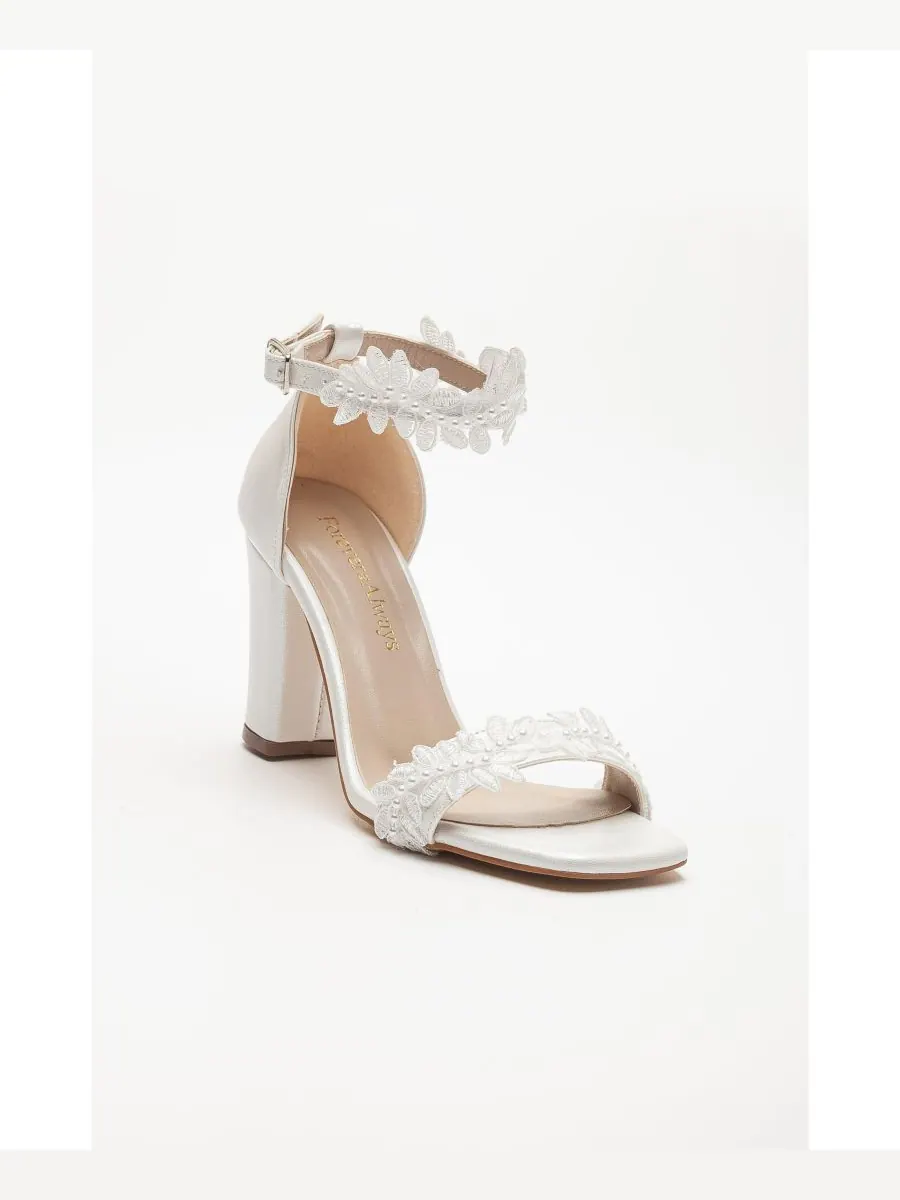 Свадебные сандалии Marlene Lace (женские) Forever & Always Shoes — изображение 1 из 5, белый