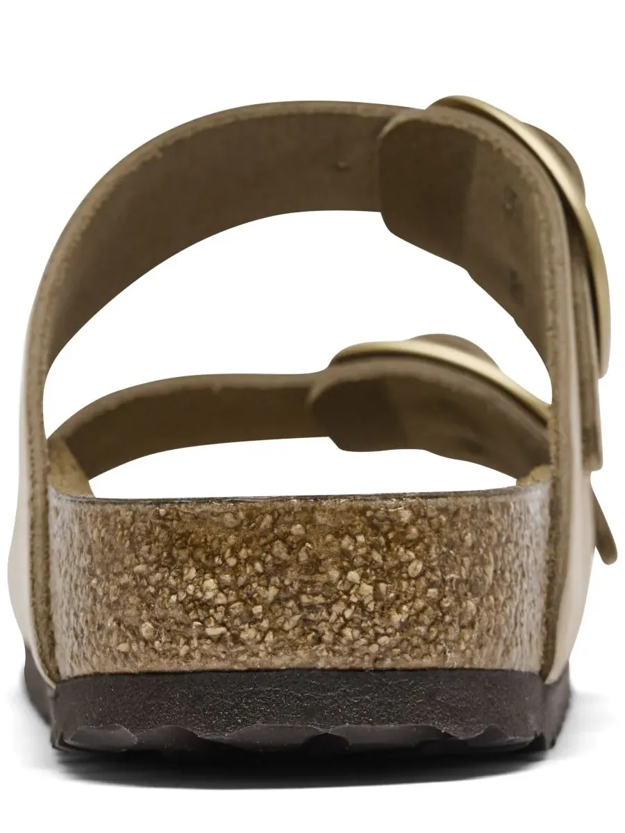 Женские сандалии Arizona Big Buckle из промасленной кожи от Finish Line Birkenstock — изображение 4 из 7, бежевый