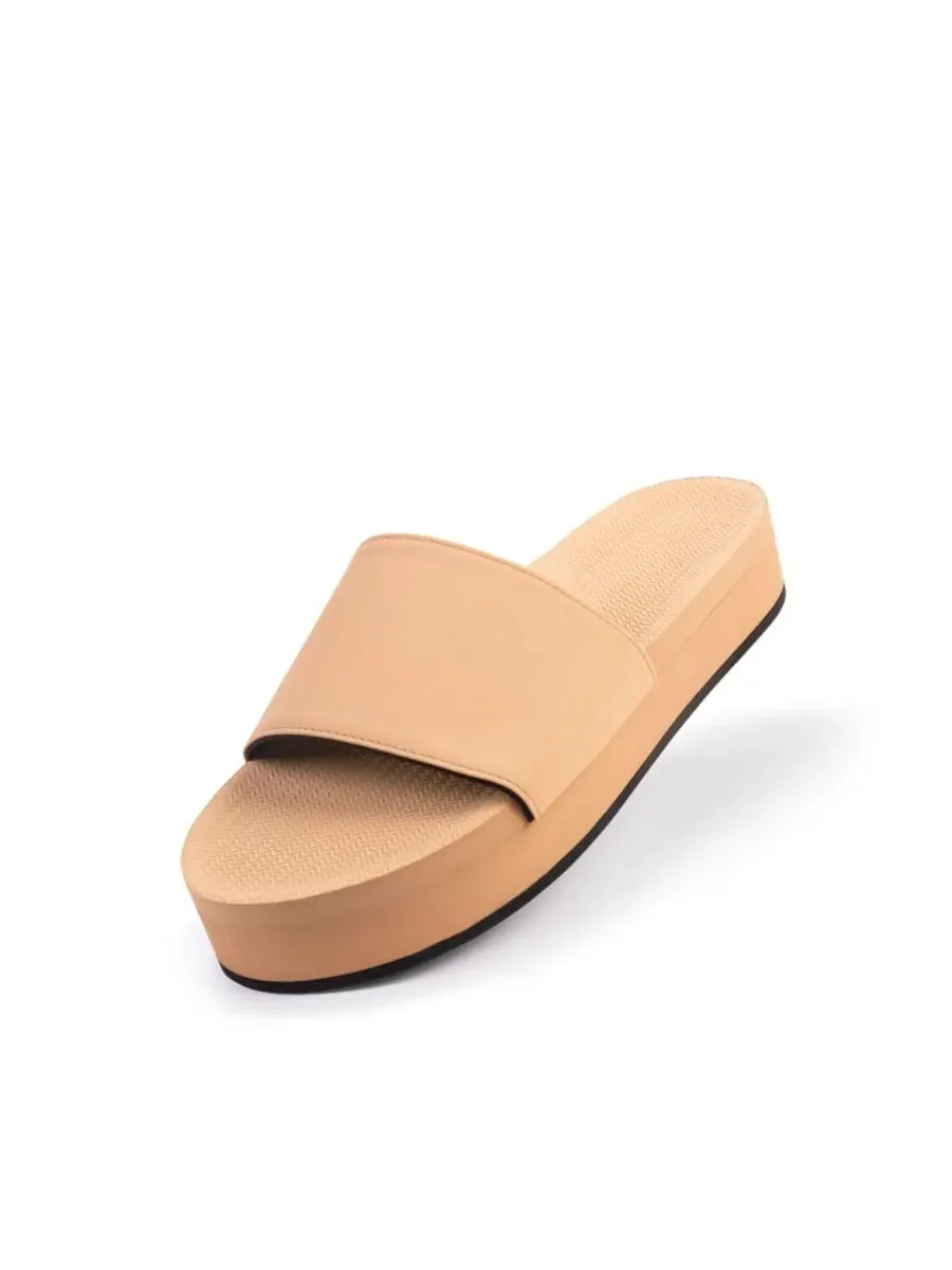 Женские шлепанцы на платформе Indosole — золотистый