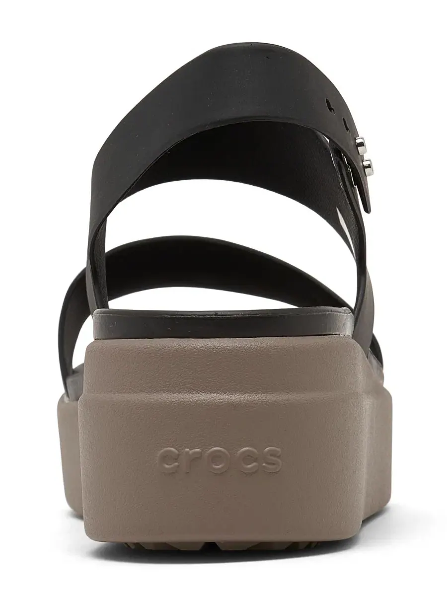 Босоножки-танкетки Brooklyn Low Wedge Crocs — изображение 4 из 6, черный
