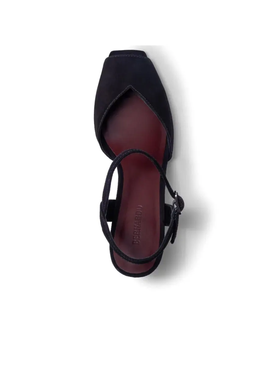Босоножки на среднем каблуке с закрытым мысом, модель Hartley Bernardo Footwear — изображение 4 из 5, черный