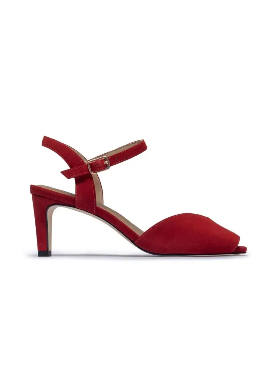 Босоножки на среднем каблуке с закрытой пяткой Hartley Mid Heel Sandal Bernardo Footwear — изображение 2 из 5, темный красный