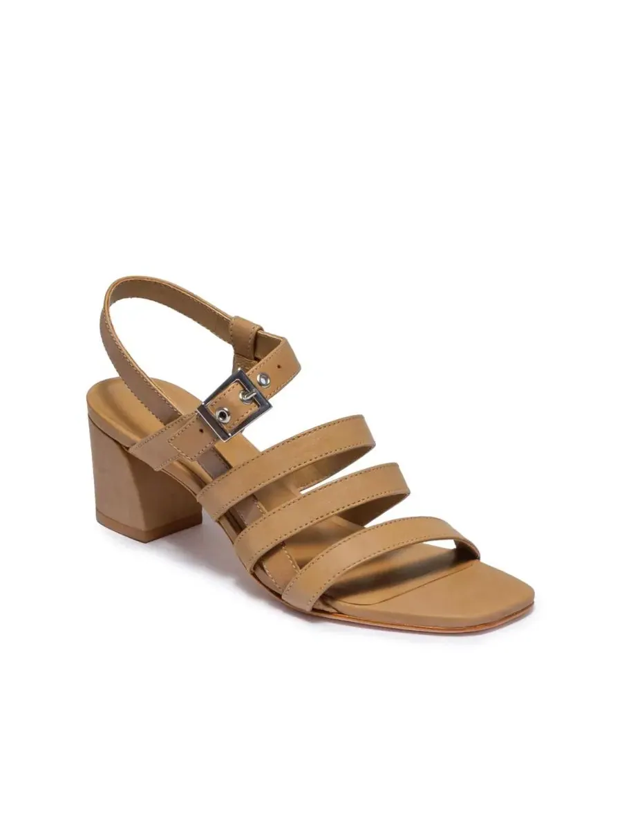 Женские сандалии Novi на среднем каблуке Bernardo Footwear — изображение 1 из 4, бежевый