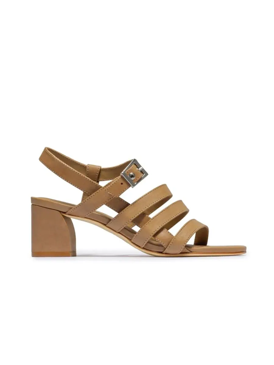 Женские сандалии Novi на среднем каблуке Bernardo Footwear — изображение 2 из 4, бежевый