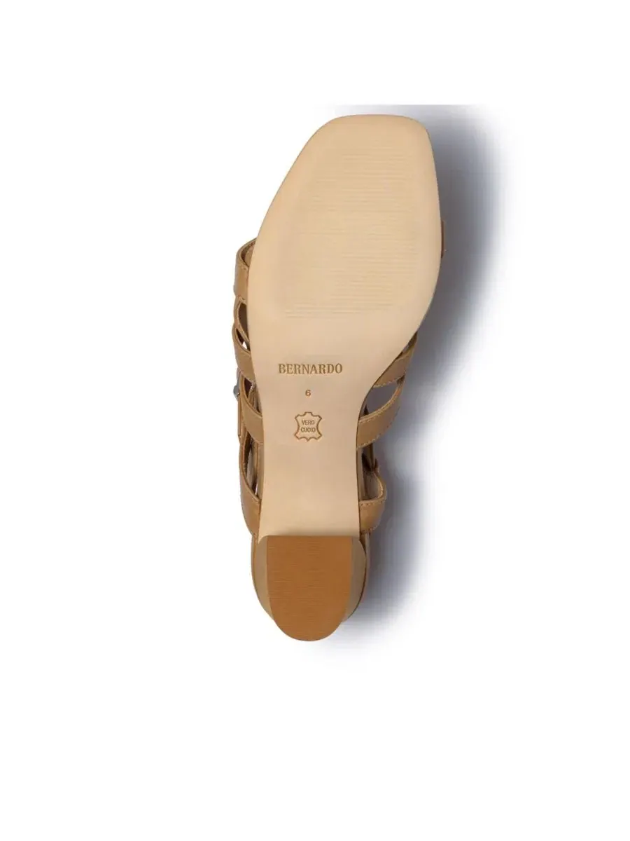 Женские сандалии Novi на среднем каблуке Bernardo Footwear — изображение 4 из 4, бежевый