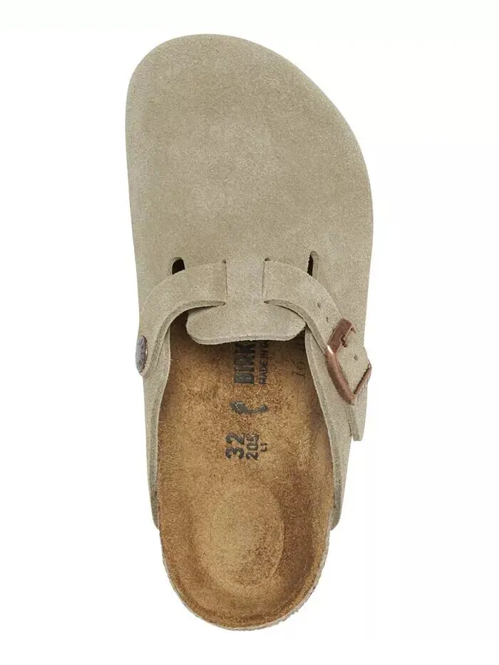 Замшевые кожаные сабо Little Kids Boston от Finish Line Birkenstock — изображение 3 из 6, бежевый