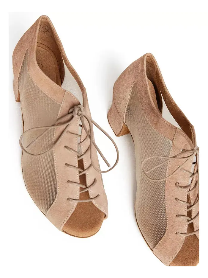 Бальные туфли Beatrice с каблуком 1,5 дюйма Capezio — изображение 4 из 4, чай