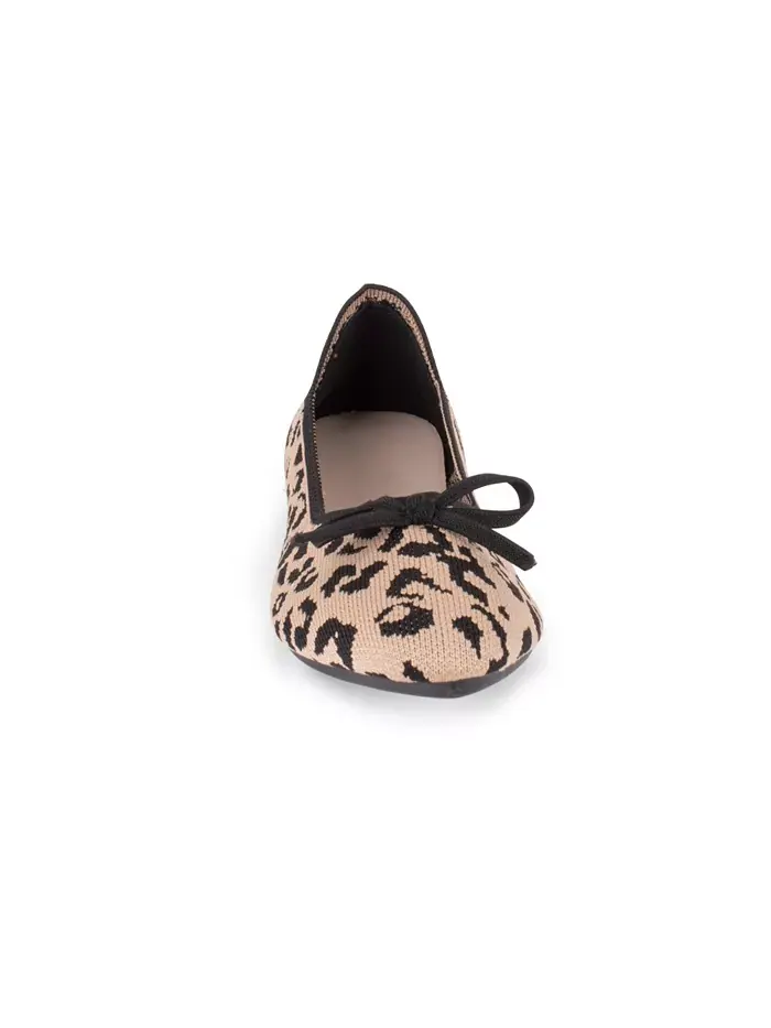 Женские трикотажные туфли Tortuga Knit Slip-On Tahari — изображение 2 из 6, бежевый