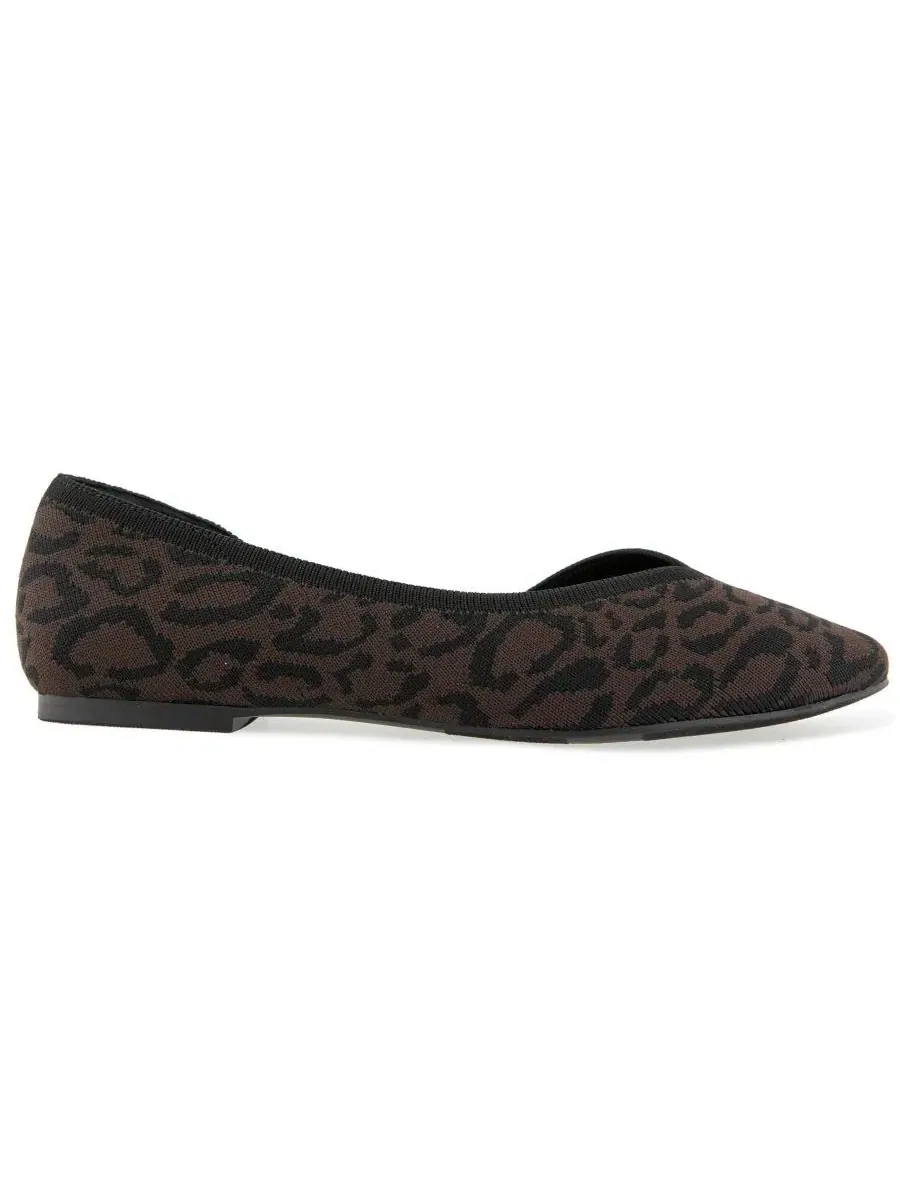 Балетки из трикотажа с острым мысом Gavah Kensie, Espresso Leopard — изображение 2 из 5, бежевый