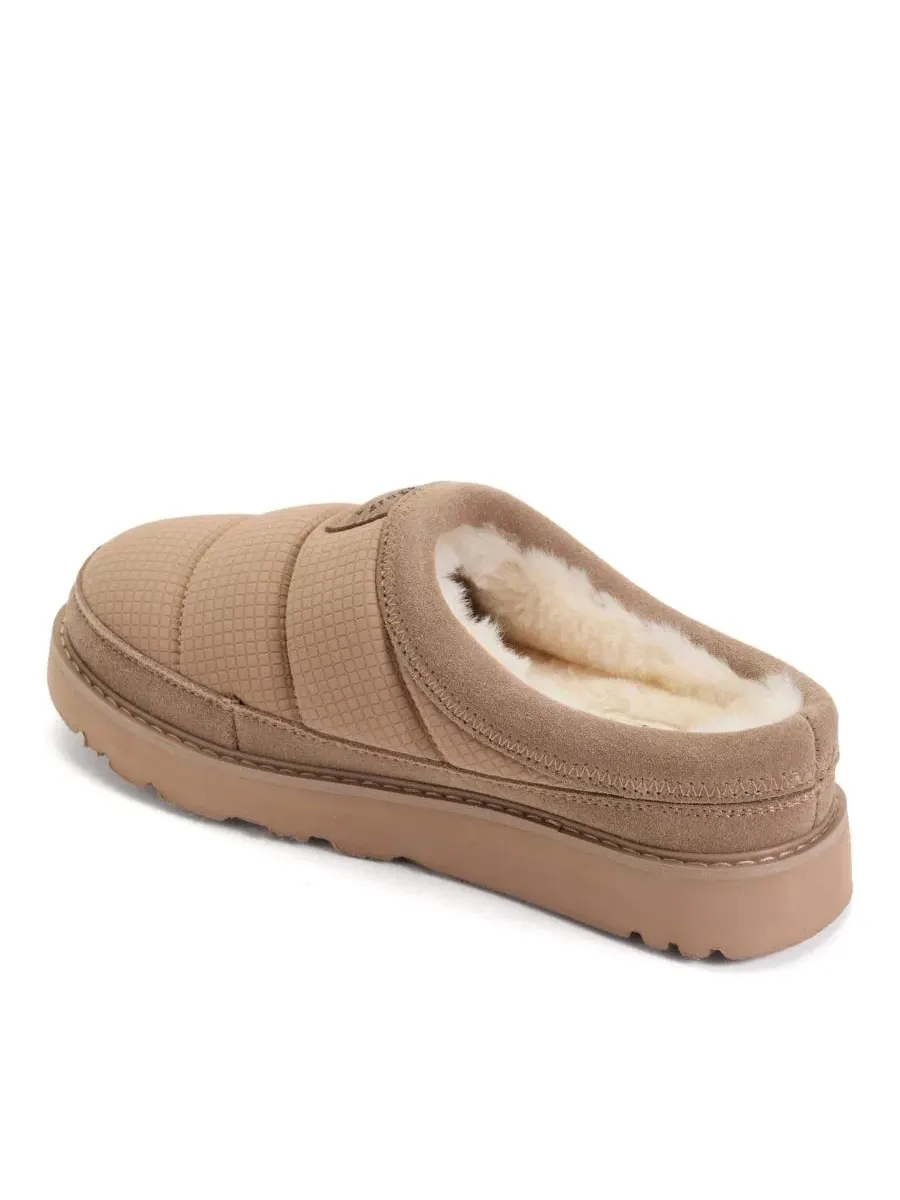 Женские тапки-клоги из нейлона с овчиной Fireside by Greta Sport Dearfoams — изображение 3 из 6, бежевый