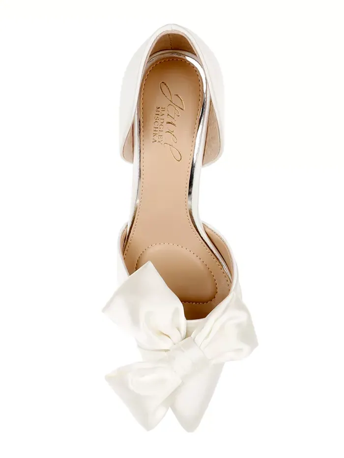 Женские вечерние туфли-лодочки Sidney Slip On с бантом Jewel Badgley Mischka — изображение 4 из 10, слоновая кость