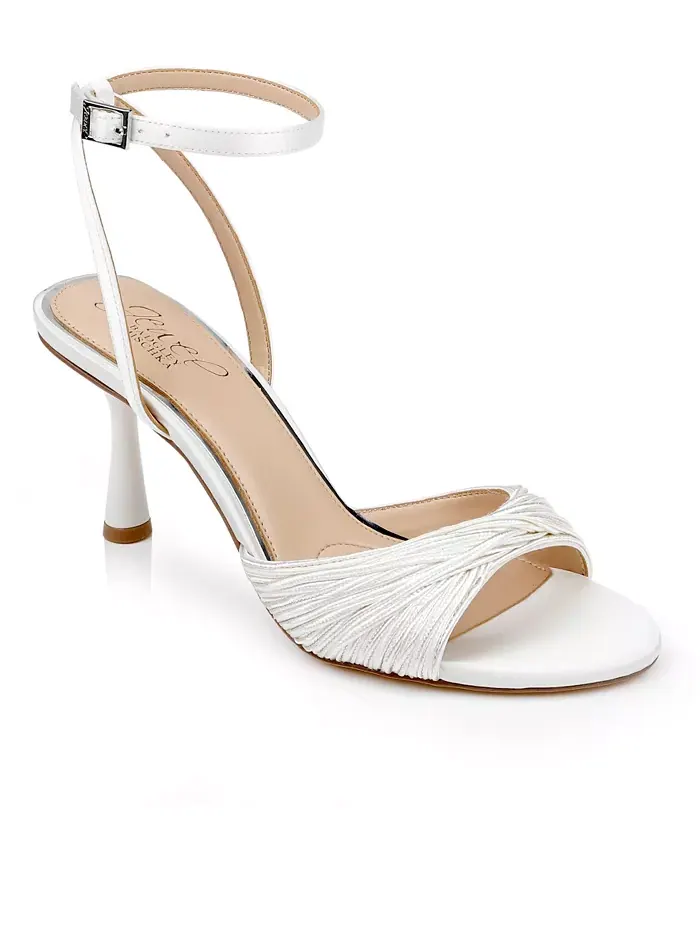 Женские босоножки Nanette Stiletto на шпильке Jewel Badgley Mischka — изображение 1 из 5, слоновая кость