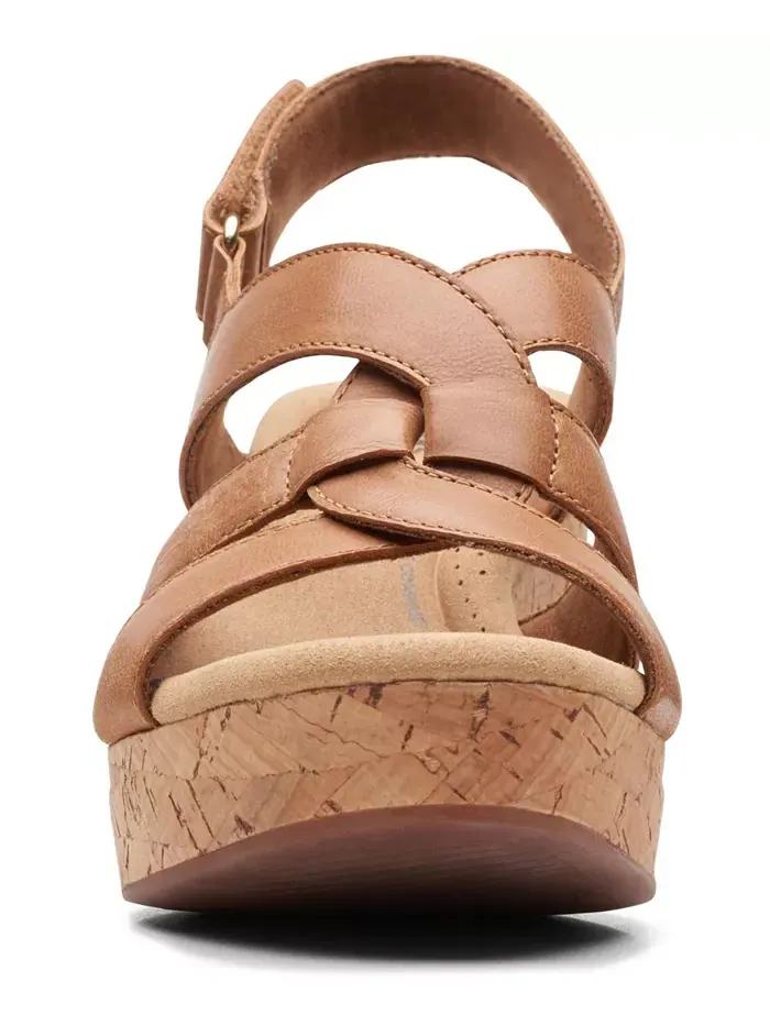 Босоножки женские Clarks Giselle на танкетке, с ремешком на пятке — изображение 4 из 6, бежевый