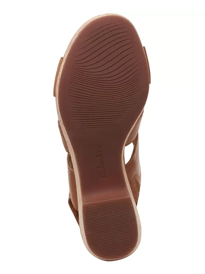 Босоножки женские Clarks Giselle на танкетке, с ремешком на пятке — изображение 6 из 6, бежевый