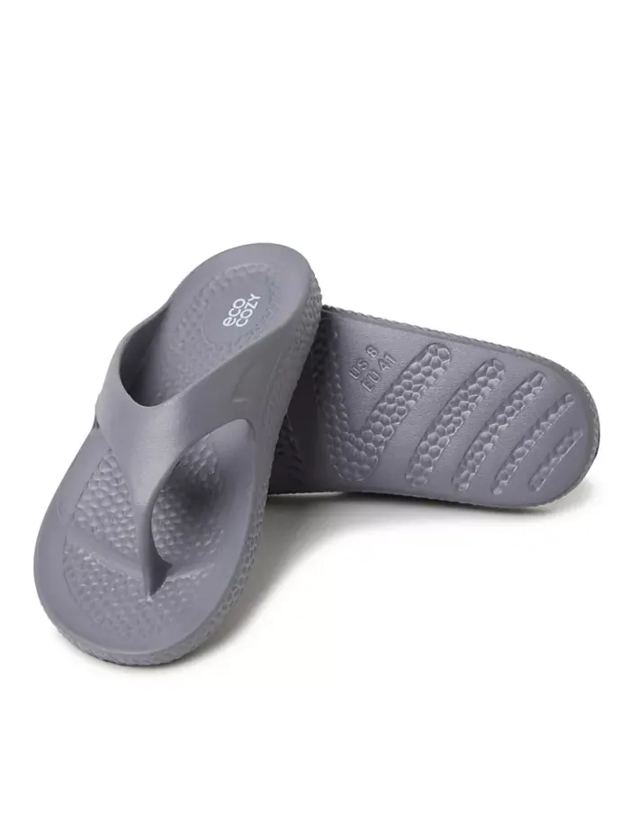 Мужские экологичные удобные шлепанцы-вьетнамки EcoCozy Sustainable Comfort Flip Flop Thong Sandal — изображение 2 из 5, серый