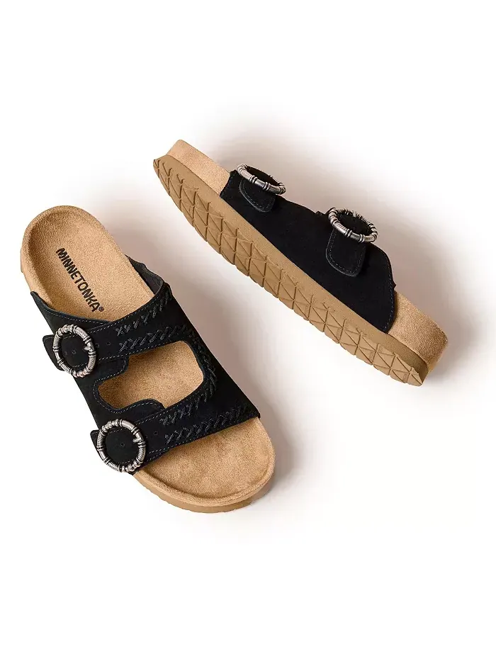Женские сандалии Georgine Classic на плоской подошве с пряжкой из замши Minnetonka — изображение 6 из 7, черный