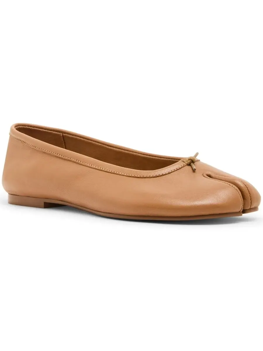 Женские балетки Calico с раздельным носком Steve Madden — изображение 1 из 7, бежевый