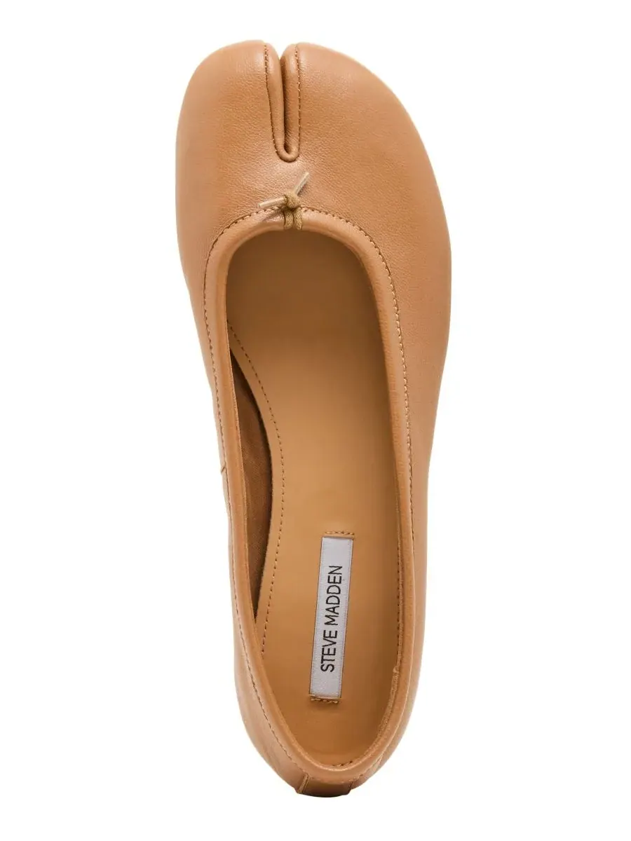 Женские балетки Calico с раздельным носком Steve Madden — изображение 4 из 7, бежевый