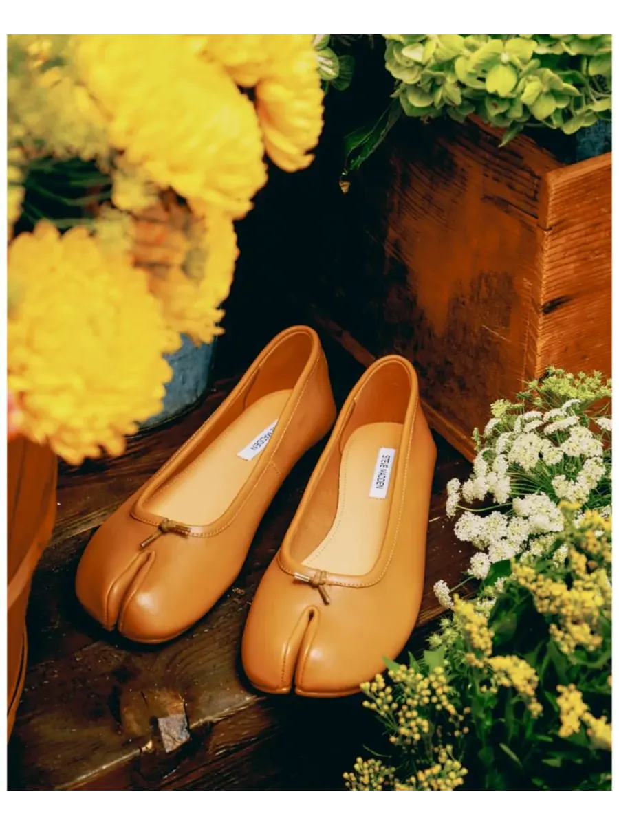Женские балетки Calico с раздельным носком Steve Madden — изображение 7 из 7, бежевый