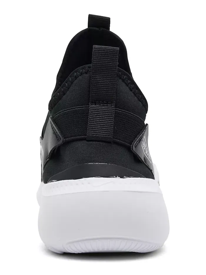 Большие детские кроссовки Flex Runner 4 Slip-On для бега от Finish Line Nike — изображение 4 из 6, черный