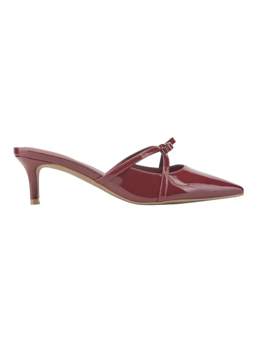 Туфли-мюли Mokita Crisscross Bow Kitten Heel Pumps Bandolino — изображение 2 из 5, темный красный