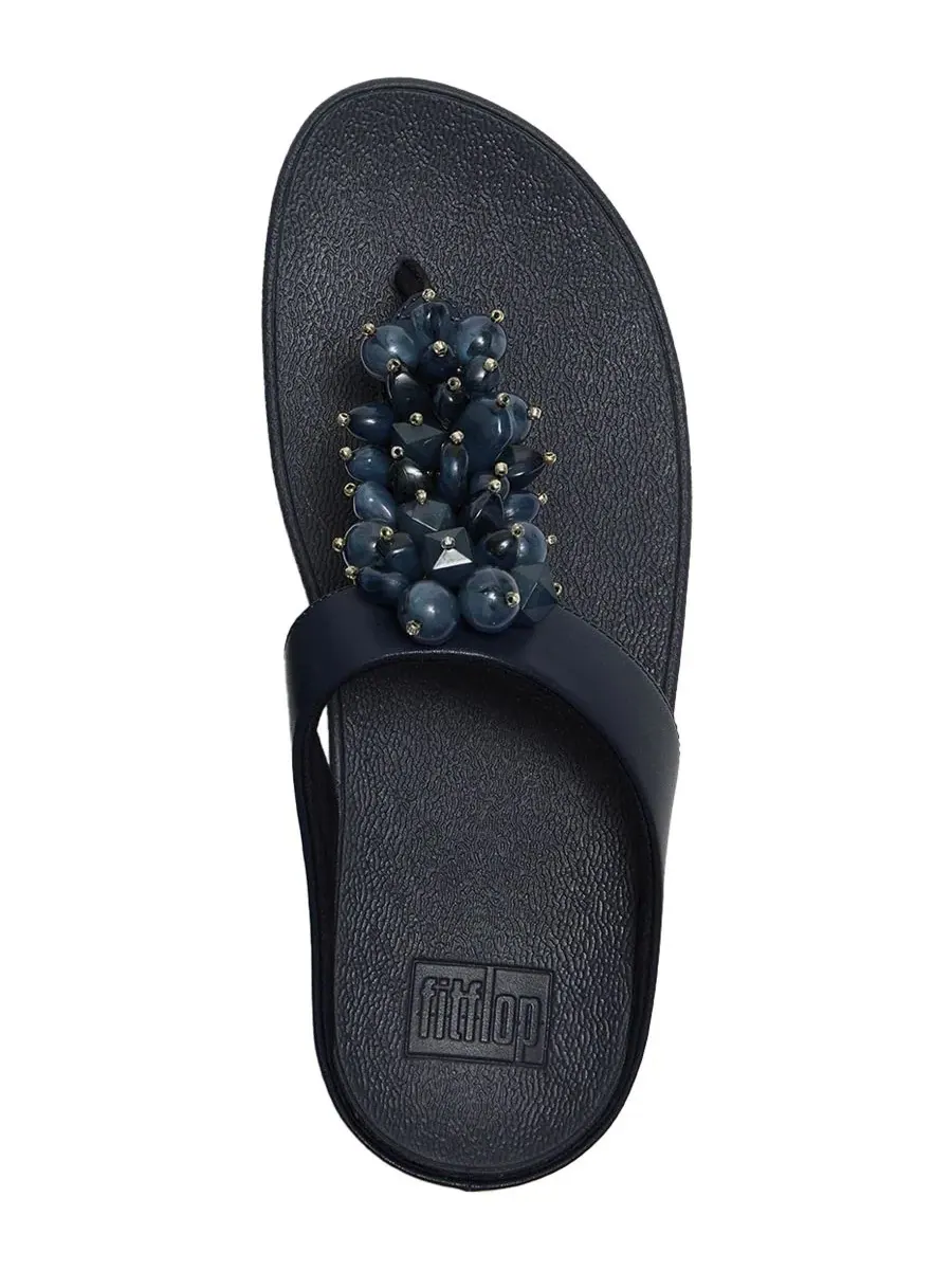 Женские сандалии Fino с бисерной отделкой и перемычкой между пальцами FitFlop — изображение 3 из 7, темно-синий