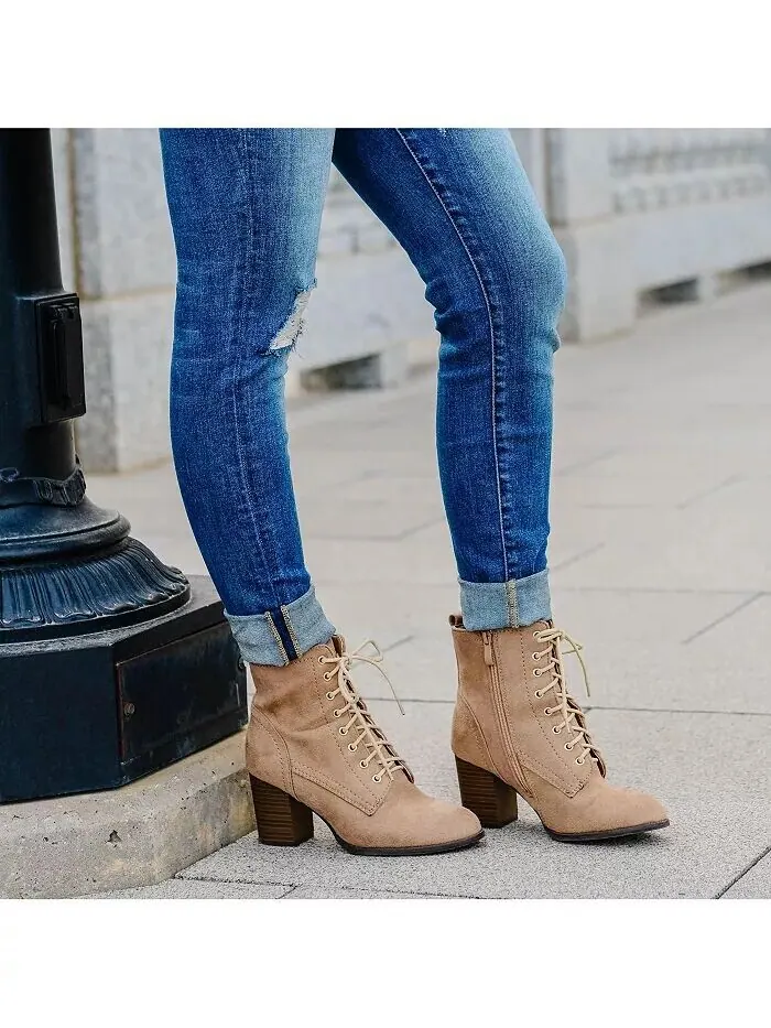 Женские ботильоны Baylor Lace Up Stacked Heel Journee Collection — изображение 7 из 8, серый