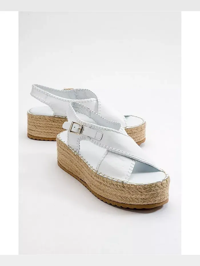 Босоножки Bellezza на платформе из кожи Forever & Always Shoes