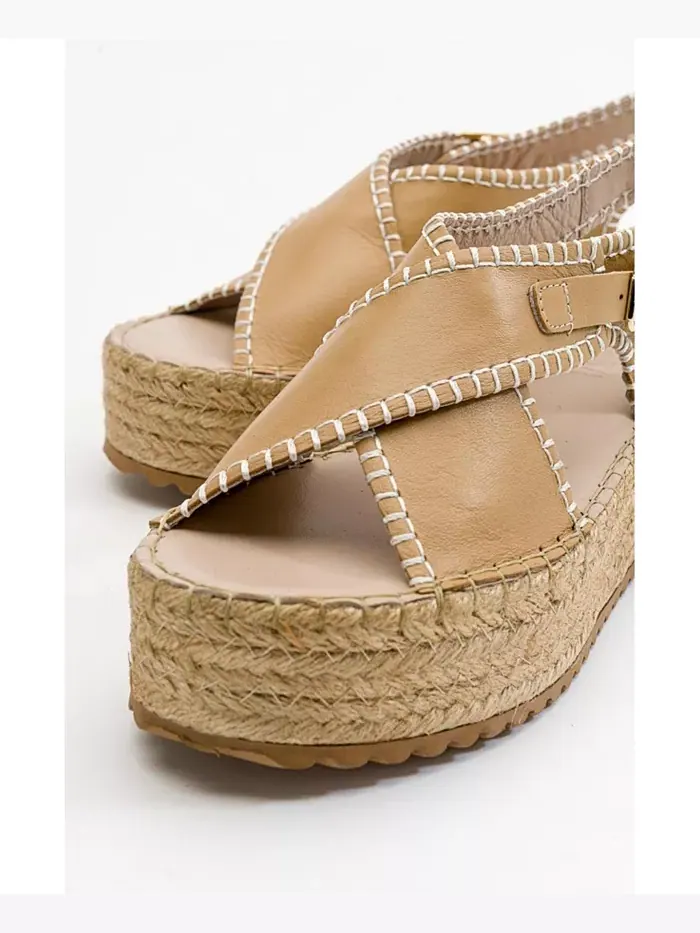 Босоножки Bellezza на платформе из кожи Forever & Always Shoes — изображение 3 из 6, темный бежевый