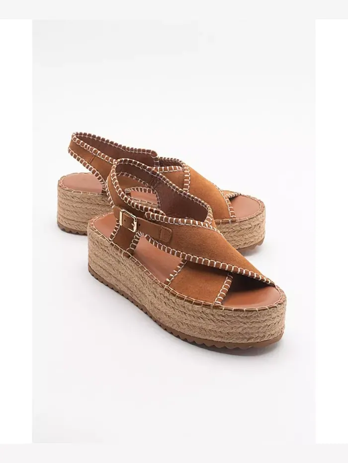 Босоножки Bellezza на платформе из кожи Forever & Always Shoes