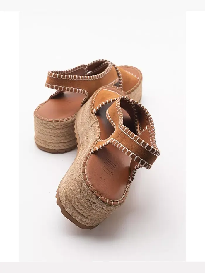 Босоножки Bellezza на платформе из кожи Forever & Always Shoes — изображение 4 из 6, коньячный коричневый