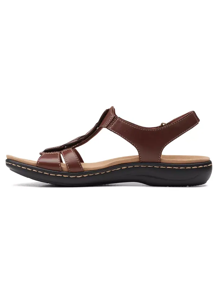 Туфли Clarks Laurieann Kay с Т-образным ремешком и открытой пяткой — изображение 6 из 6, бежевый