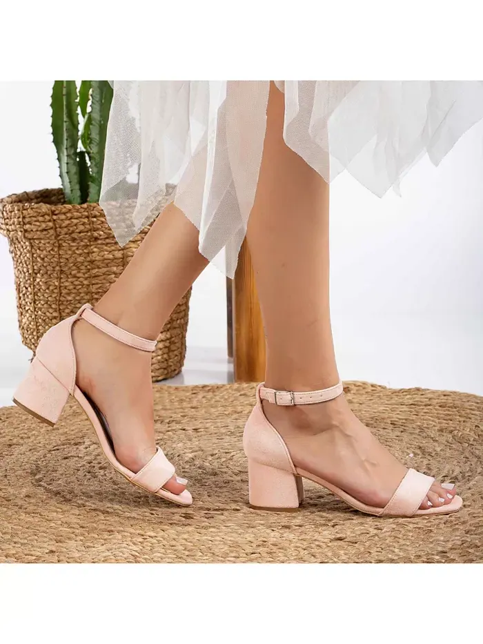 Сандалии Illy Low Block Heel с жемчугом Forever & Always Shoes — изображение 7 из 9