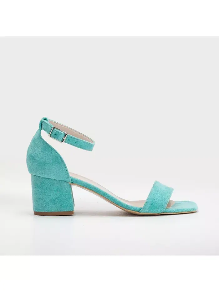 Сандалии Illy Low Block Heel с жемчугом Forever & Always Shoes — изображение 5 из 9, голубой синий