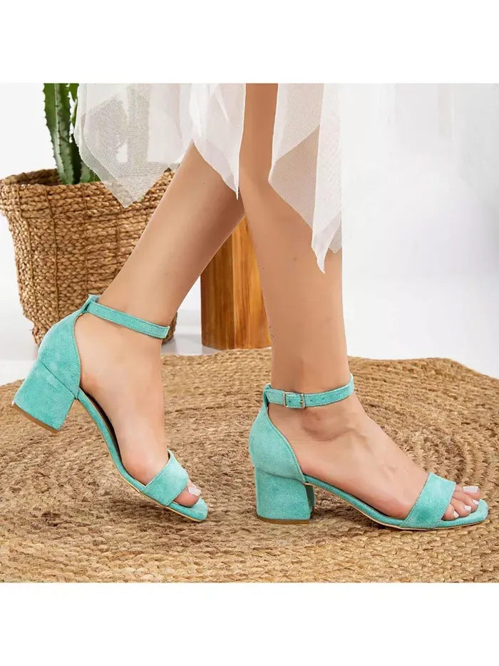 Сандалии Illy Low Block Heel с жемчугом Forever & Always Shoes — изображение 7 из 9, голубой синий