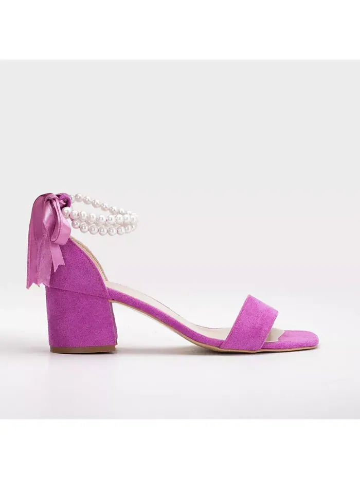 Босоножки Illy на низком каблуке с жемчугом Forever & Always Shoes — изображение 1 из 9, розовый