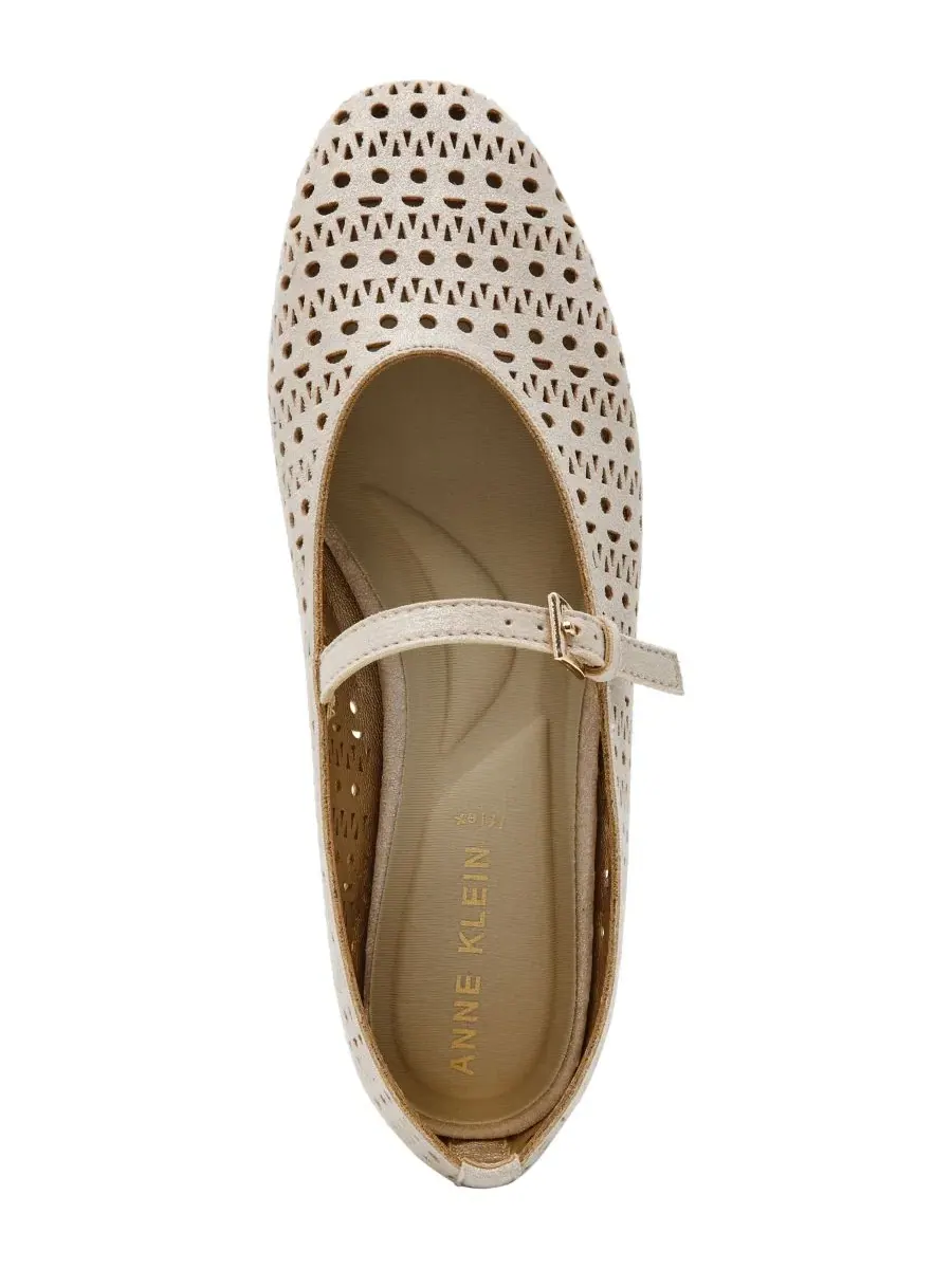 Женские туфли-лодочки с перфорацией Connie Perforated Mary Jane Flats Anne Klein — изображение 4 из 7, светлый золотистый