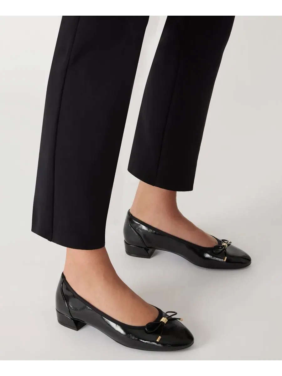 Туфли-лодочки с бантом Divine Anne Klein — изображение 4 из 9, черный