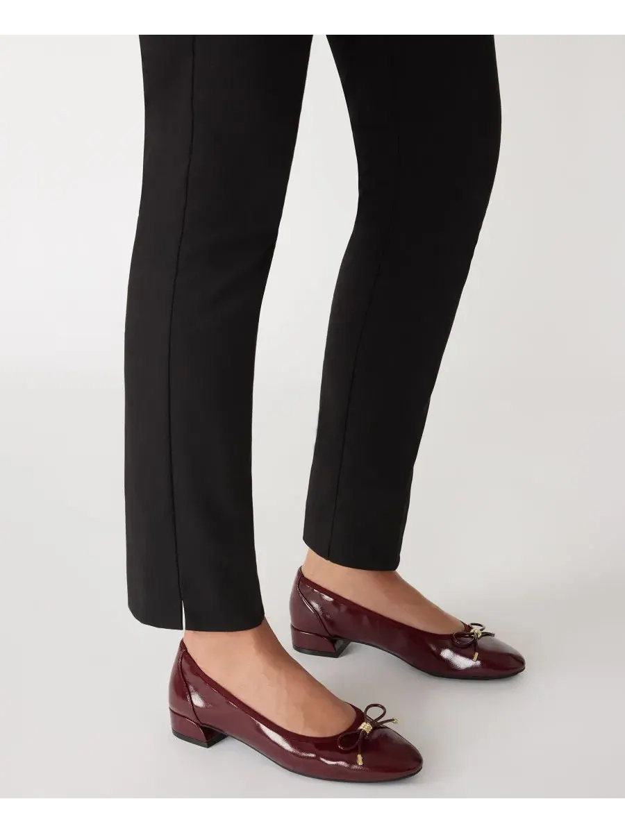 Туфли-лодочки Divine Slip-On с низким каблуком и бантом Anne Klein, Bordeaux Crinkle — изображение 3 из 8