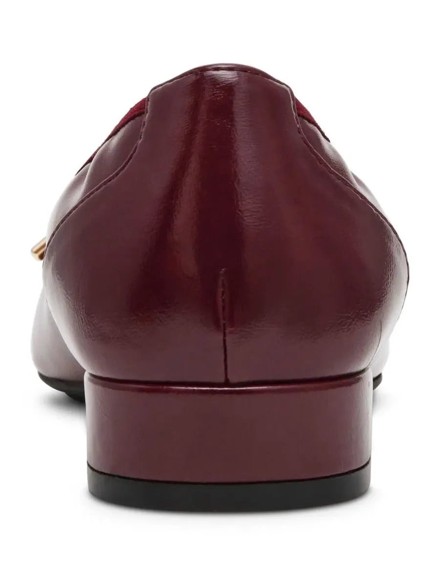 Туфли-лодочки Divine Slip-On с низким каблуком и бантом Anne Klein, Bordeaux Crinkle — изображение 4 из 8