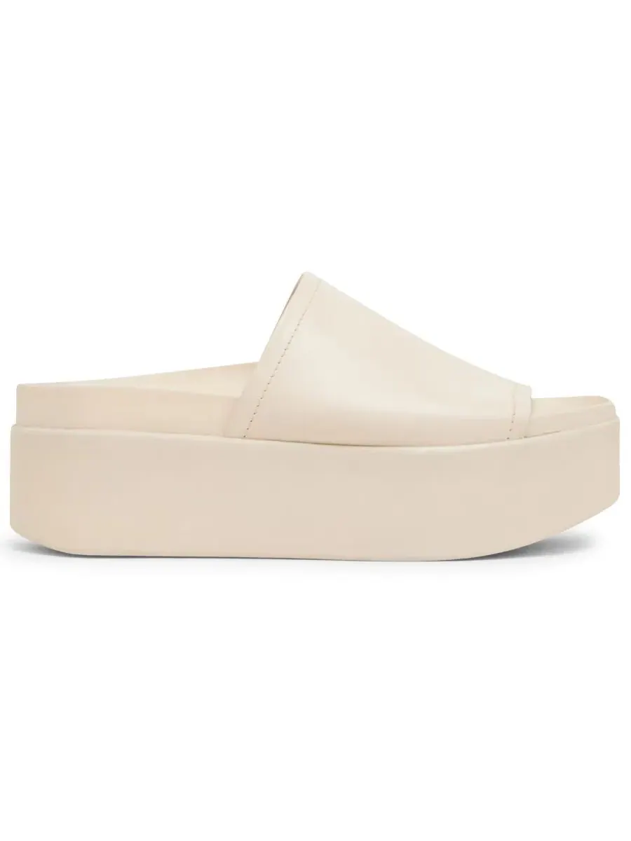 Сандалии-слайды на платформе Arwen Steve Madden — изображение 2 из 6, кость