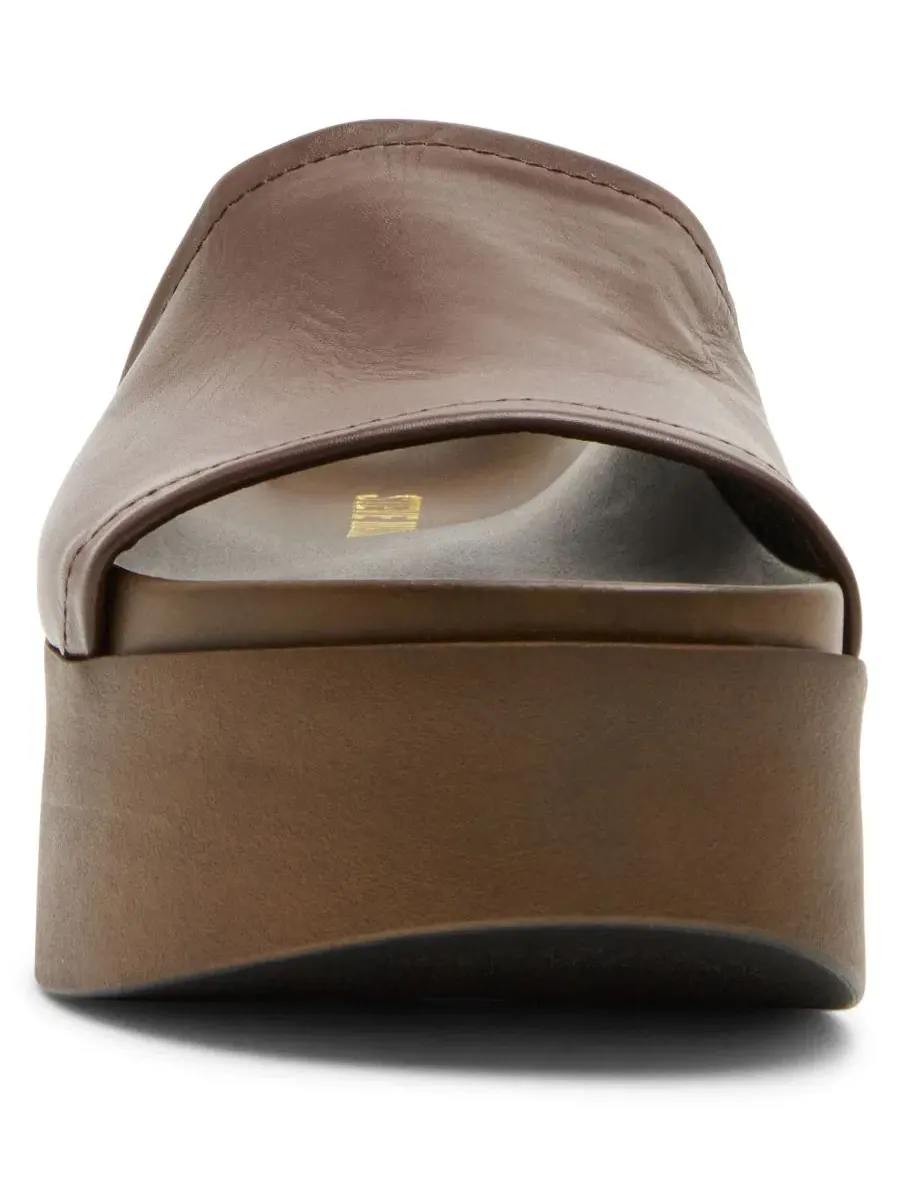Босоножки на платформе с круглым носком Arwen Platform Slip-On Slide Steve Madden — изображение 7 из 7, коричневый