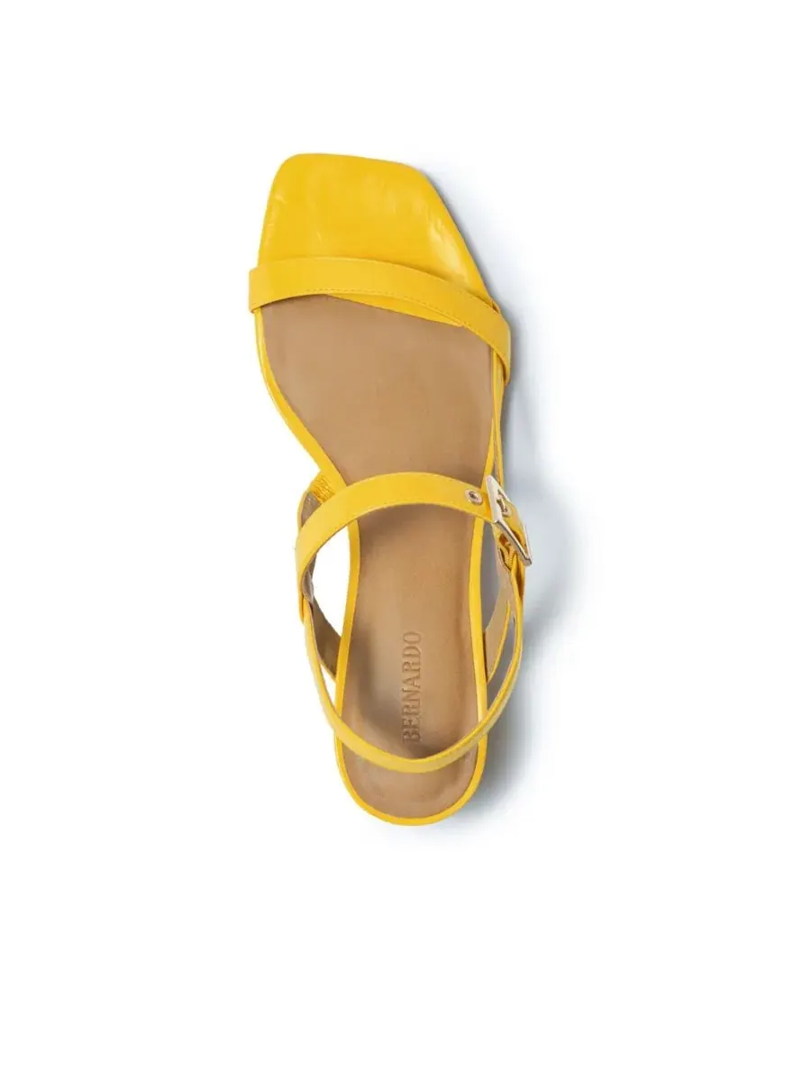 Женские сандалии на низком каблуке Jinji Bernardo Footwear — изображение 3 из 5, желтый